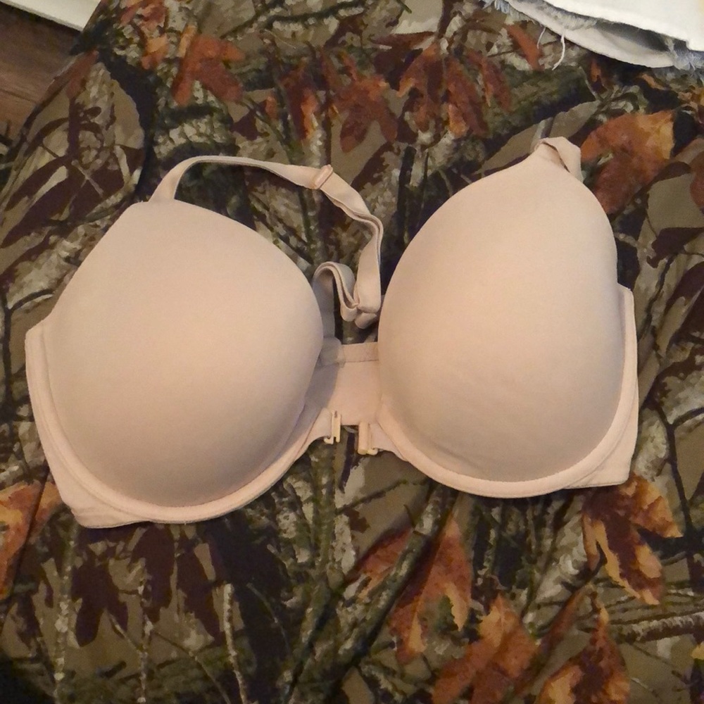 Pink vs bra